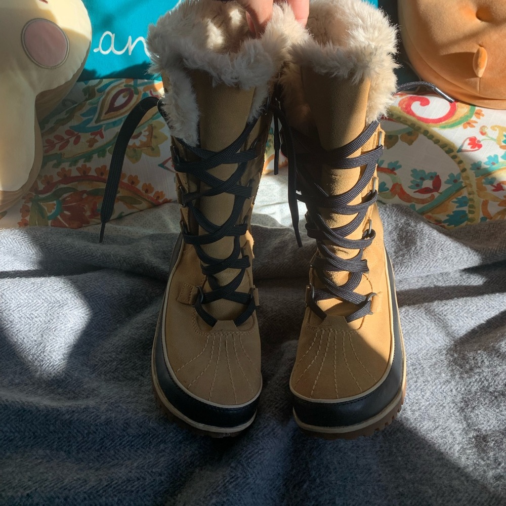 Sorel waterproof winter boots - Tivoli style
